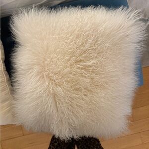 Luxurious Cream Fluffy Pillow